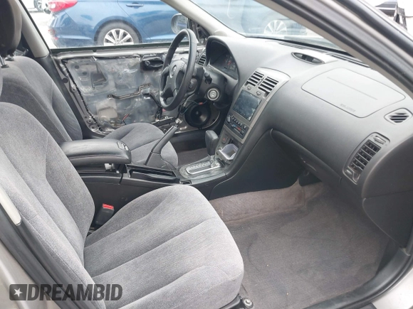 2000 Nissan Maxima GXE z VIN JN1CA31D0YT754624, wystawiony jako IAAI lot #42299290 z przebiegiem 81 958 mil mil oraz . Historia ofert i sprzedaży dostępna na DreamBid. Obrazek 5.