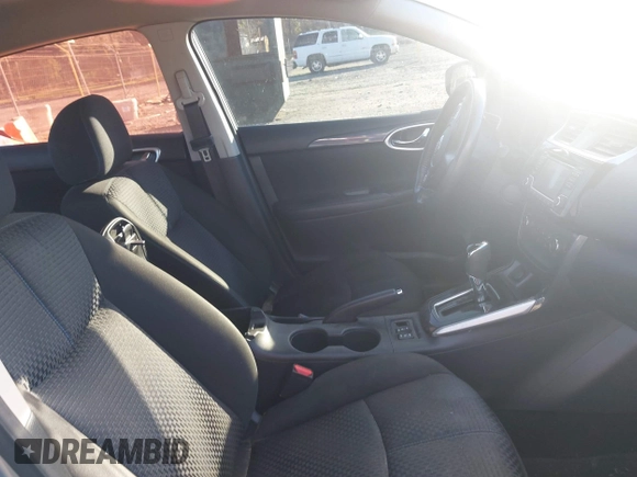 2017 Nissan Sentra SR z VIN 3N1AB7AP0HY230144, wystawiony jako IAAI lot #41826101 z przebiegiem 166 087 mil mil oraz . Historia ofert i sprzedaży dostępna na DreamBid. Obrazek 5.