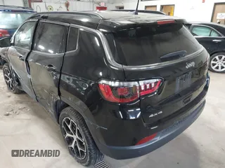 2024 Jeep Compass Limited with VIN 3C4NJDCNXRT126643, listed as a IAAI auction lot 41370816 with 7,355 mi miles and . Bid and sale history available at DreamBid. Image 3.