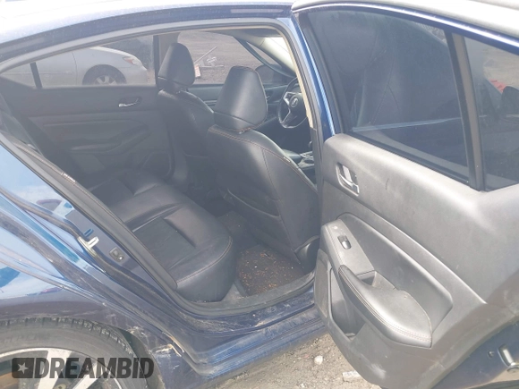 2019 Nissan Altima SR with VIN 1N4BL4CV8KC242508, listed as a IAAI auction lot 41704650 with 121,362 mi miles and . Bid and sale history available at carsss.com. Image 8.