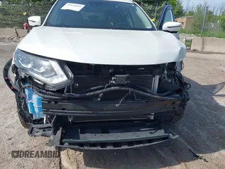 2017 Nissan Rogue SL with VIN 5N1AT2MV4HC739228, listed as a IAAI auction lot 39554820 with 40,576 mi miles and . Bid and sale history available at carsss.com. Image 6.
