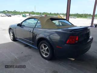 2000 Ford Mustang z VIN 1FAFP4444YF228124, wystawiony jako IAAI lot #42456191 z przebiegiem 225 253 mil mil oraz . Historia ofert i sprzedaży dostępna na DreamBid. Obrazek 3.