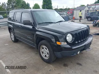2017 Jeep Patriot Sport z VIN 1C4NJPBA3HD102608, wystawiony jako IAAI lot #42346928 z przebiegiem 149 438 mil mil oraz . Historia ofert i sprzedaży dostępna na DreamBid. Obrazek 1.