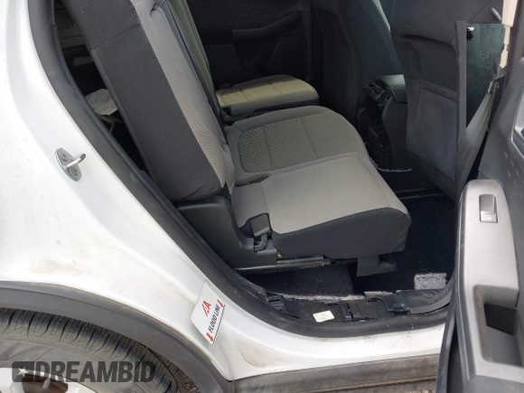 2020 Ford Escape SE z VIN 1FMCU0G68LUB44710, wystawiony jako IAAI lot #42545274 z przebiegiem Nie podano mil oraz . Historia ofert i sprzedaży dostępna na DreamBid. Obrazek 8.