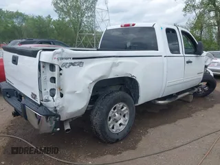 2008 GMC Sierra 1500 SLE1 z VIN 2GTEK19J781140144, wystawiony jako IAAI lot #42150790 z przebiegiem 186 929 mil mil oraz . Historia ofert i sprzedaży dostępna na DreamBid. Obrazek 4.