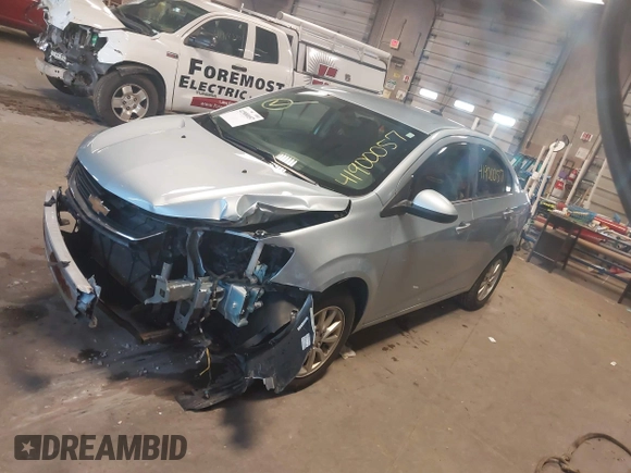 2018 Chevrolet Sonic LT z VIN 1G1JD5SH6J4123166, wystawiony jako IAAI lot #41900057 z przebiegiem 116 703 mil mil oraz . Historia ofert i sprzedaży dostępna na DreamBid. Obrazek 17.