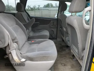 2005 Toyota Sienna CE z VIN 5TDZA23C75S379167, wystawiony jako Copart lot #58687135 z przebiegiem 191 873 mil mil oraz Czysty tytuł • Clean title. Historia ofert i sprzedaży dostępna na DreamBid. Obrazek 11.