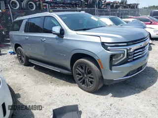 2025 Chevrolet Suburban z VIN 1GNS5FRD8SR181650, wystawiony jako IAAI lot #42288116 z przebiegiem 4 221 mil mil oraz . Historia ofert i sprzedaży dostępna na DreamBid. Obrazek 1.