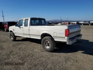 1992 Ford F-250 with VIN 1FTHX26M3NKB11741, listed as a Copart auction lot 78205284 with 198,113 mi miles and Clean Title. Bid and sale history available at carsss.com. Image 2.