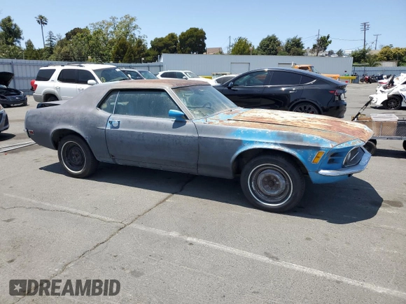 1970 Ford Mustang z VIN 0F04F121563, wystawiony jako Copart lot #60193005 z przebiegiem 31 733 mil mil oraz Czysty tytuł • Clean title. Historia ofert i sprzedaży dostępna na DreamBid. Obrazek 4.