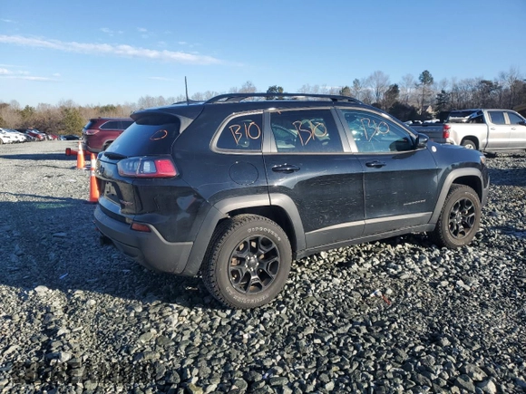 2022 Jeep Cherokee Trailhawk with VIN 1C4PJMBX7ND550115, listed as a Copart auction lot 41688785 with 25,272 mi miles and Salvage Title. Bid and sale history available at DreamBid. Image 3.