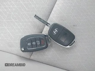 2018 Hyundai Tucson SE z VIN KM8J2CA47JU820390, wystawiony jako IAAI lot #42104349 z przebiegiem 11 725 mil mil oraz . Historia ofert i sprzedaży dostępna na DreamBid. Obrazek 11.