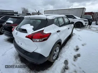 2020 Nissan Kicks S z VIN 3N1CP5BV6LL552157, wystawiony jako Copart lot #50722815 z przebiegiem 150 701 mil mil oraz Szkoda całkowita • Salvage title. Historia ofert i sprzedaży dostępna na DreamBid. Obrazek 4.