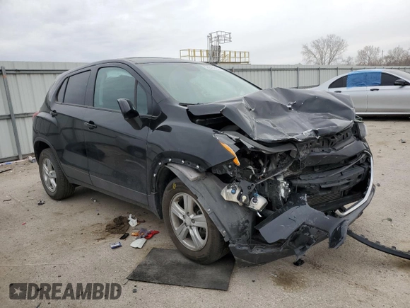 2019 Chevrolet Trax LS with VIN 3GNCJNSB0KL228762, listed as a Copart auction lot 50325225 with 70,150 mi miles and Salvage Title. Bid and sale history available at carsss.com. Image 4.
