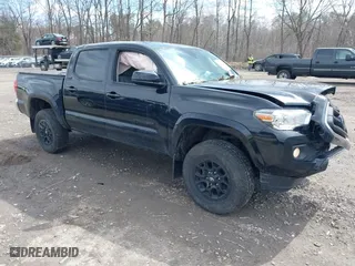 2022 Toyota Tacoma 4WD SR with VIN 3TYCZ5AN4NT092989, listed as a IAAI auction lot 41889391 with 33,362 mi miles. Bid and sale history available at carsss.com. Image 1.