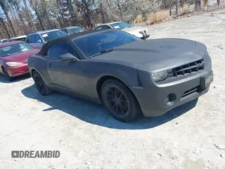 2013 Chevrolet Camaro LT z VIN 2G1FB3D30D9233567, wystawiony jako IAAI lot #41792221 z przebiegiem 290 971 mil mil oraz . Historia ofert i sprzedaży dostępna na DreamBid. Obrazek 1.