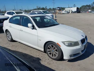 2009 BMW 3 Series 328i z VIN WBAPH575X9NM34039, wystawiony jako IAAI lot #41853599 z przebiegiem 171 301 mil mil oraz . Historia ofert i sprzedaży dostępna na DreamBid. Obrazek 1.