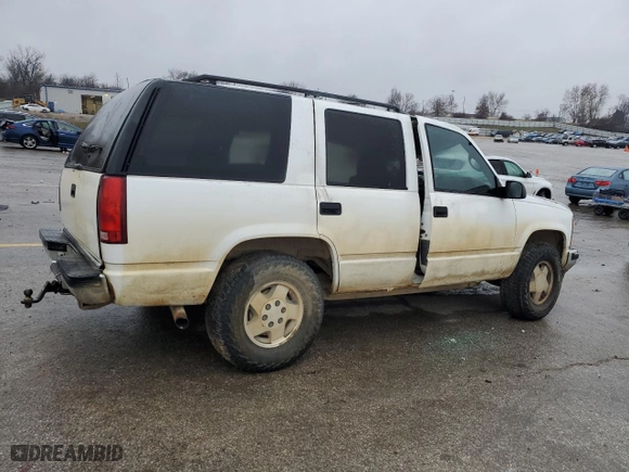 1998 Chevrolet Tahoe with VIN 1GNEK13R4WJ346191, listed as a Copart auction lot 86583514 with 2,650,816 mi miles and Salvage Title. Bid and sale history available at carsss.com. Image 3.
