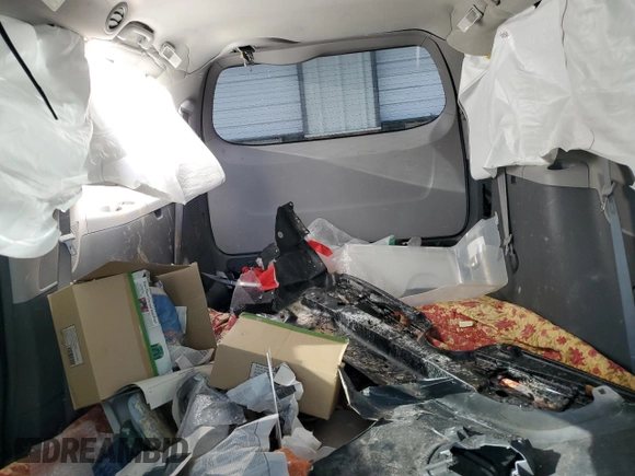 2019 Toyota Sienna LE Auto Access Seat with VIN 5TDKZ3DC9KS017027, listed as a Copart auction lot 46570375 with 82,350 mi miles and Salvage Title. Bid and sale history available at DreamBid. Image 10.