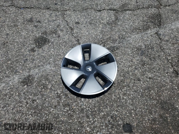 2023 Tesla Model 3 с VIN 5YJ3E1EAXPF586739, выставлен на аукционе Copart как лот 62958685 с пробегом 32 650 миль миль и Списание • Salvage title. История ставок и продаж доступна на DreamBid. Изображение 12.