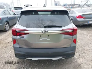 2021 Kia Seltos LX z VIN KNDEPCAA8M7104890, wystawiony jako IAAI lot #42059596 z przebiegiem 44 587 mil mil oraz . Historia ofert i sprzedaży dostępna na DreamBid. Obrazek 16.