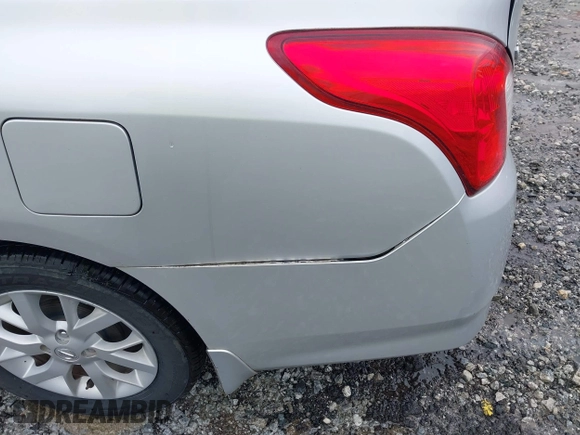 2017 Nissan Versa S Plus z VIN 3N1CN7AP0HL870285, wystawiony jako IAAI lot #41973511 z przebiegiem 141 166 mil mil oraz . Historia ofert i sprzedaży dostępna na DreamBid. Obrazek 6.