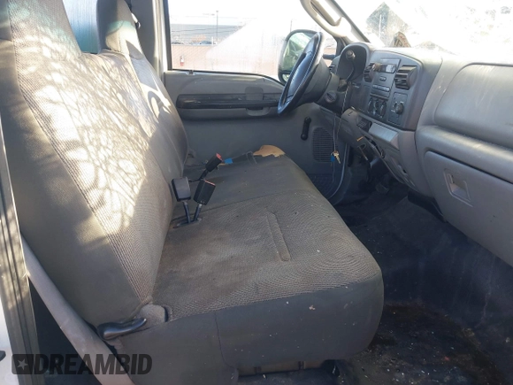 2005 Ford F-350 XL with VIN 1FDSF34585EA17178, listed as a IAAI auction lot 41501503 with 208,442 mi miles and . Bid and sale history available at DreamBid. Image 5.