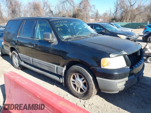 2004 Ford Expedition XLT with VIN 1FMPU16WX4LB12891, listed as a IAAI auction lot 41695636 with 209,574 mi miles. Bid and sale history available at carsss.com. Image 1.