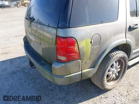2004 Ford Explorer XLT with VIN 1FMDU73K84ZA70032, listed as a IAAI auction lot 41990961 with 205,084 mi miles. Bid and sale history available at carsss.com. Image 6.