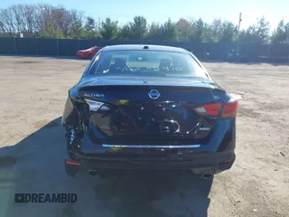 2020 Nissan Altima 2.5 SL with VIN 1N4BL4EWXLC102435, listed as a IAAI auction lot 40835915 with 48,917 mi miles. Bid and sale history available at carsss.com. Image 17.