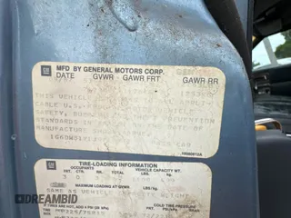 1988 Cadillac Brougham z VIN 1G6DW51Y1J9710932, wystawiony jako Copart lot #82010974 z przebiegiem 72 122 mil mil oraz Tytuł czysty. Historia ofert i sprzedaży dostępna na DreamBid. Obrazek 10.