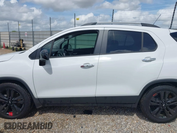 2018 Chevrolet Trax LT with VIN 3GNCJLSB5JL265874, listed as a IAAI auction lot 41962064 with 51,229 mi miles. Bid and sale history available at carsss.com. Image 14.