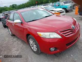 2011 Toyota Camry LE z VIN 4T4BF3EK4BR140147, wystawiony jako IAAI lot #42198746 z przebiegiem 150 084 mil mil oraz . Historia ofert i sprzedaży dostępna na DreamBid. Obrazek 1.