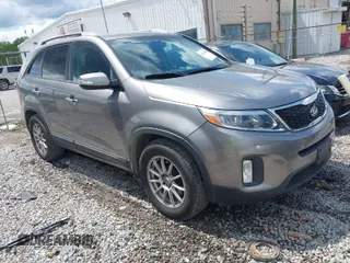 2015 Kia Sorento LX with VIN 5XYKT4A75FG640517, listed as a IAAI auction lot 42019468 with 135,710 mi miles. Bid and sale history available at carsss.com. Image 1.
