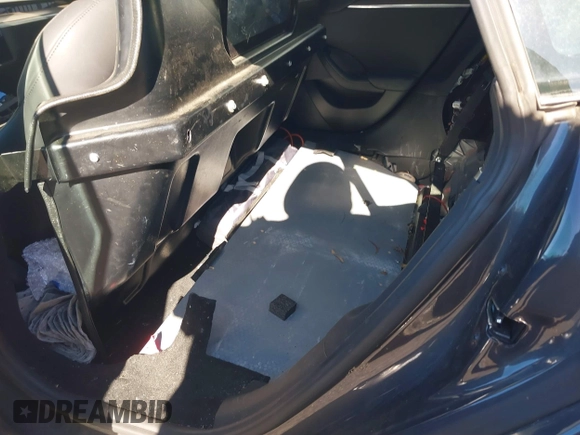 2021 Tesla Model S Long Range with VIN 5YJSA1E52MF428370, listed as a IAAI auction lot 41809773 with 34,372 mi miles and . Bid and sale history available at DreamBid. Image 8.