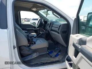 2019 Ford F-250 XL with VIN 1FDBF2A62KEF59427, listed as a IAAI auction lot 42523580 with 80,243 mi miles and . Bid and sale history available at DreamBid. Image 5.