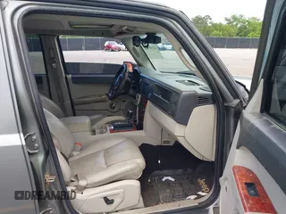 2007 Jeep Commander Limited with VIN 1J8HH58297C636318, listed as a IAAI auction lot 42105138 with 149,972 mi miles and . Bid and sale history available at DreamBid. Image 5.