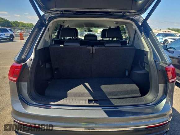 2024 Volkswagen Tiguan SE с VIN 3VV3B7AXXRM083203, выставлен на аукционе IAAI как лот 42813448 с пробегом 30 988 миль миль и . История ставок и продаж доступна на DreamBid. Изображение 23.