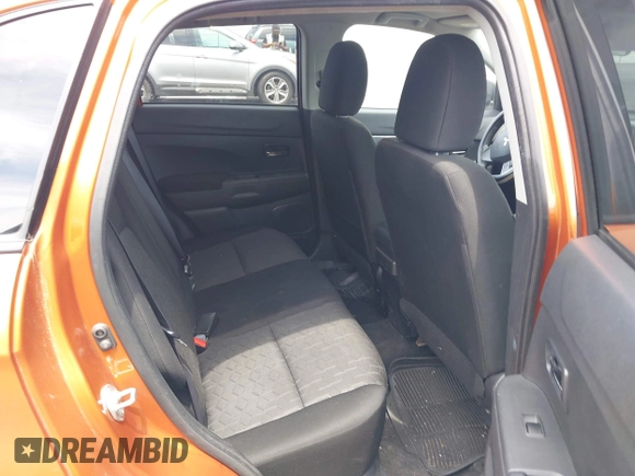 2020 Mitsubishi Outlander ES z VIN JA4AP3AU6LU011367, wystawiony jako IAAI lot #42492493 z przebiegiem 102 745 mil mil oraz . Historia ofert i sprzedaży dostępna na DreamBid. Obrazek 8.
