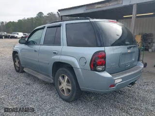 2006 Chevrolet TrailBlazer LS with VIN 1GNDT13S662279972, listed as a IAAI auction lot 41793230 with 283,537 mi miles. Bid and sale history available at carsss.com. Image 3.
