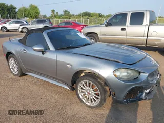 2017 FIAT 124 Spider Lusso z VIN JC1NFAEK5H0101807, wystawiony jako IAAI lot #42203847 z przebiegiem Nie podano mil oraz . Historia ofert i sprzedaży dostępna na DreamBid. Obrazek 1.