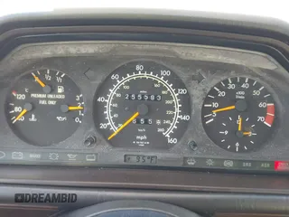 1995 Mercedes-Benz 400 with VIN WDBEA34E8SC205155, listed as a IAAI auction lot 41399651 with 255,593 mi miles. Bid and sale history available at carsss.com. Image 7.