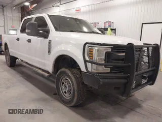 2018 Ford Super Duty F-250 SRW XL with VIN 1FT7W2B60JEC63345, listed as a IAAI auction lot 41159792 with 165,949 mi miles. Bid and sale history available at carsss.com. Image 1.