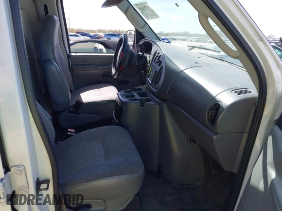 2004 Ford Econoline Cargo with VIN 1FTRE14W44HA29084, listed as a IAAI auction lot 41793350 with 123,429 mi miles. Bid and sale history available at carsss.com. Image 5.
