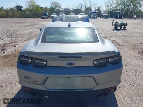2023 Chevrolet Camaro 2LT z VIN 1G1FD1RS7P0155009, wystawiony jako IAAI lot #42242998 z przebiegiem 9 068 mil mil oraz . Historia ofert i sprzedaży dostępna na DreamBid. Obrazek 16.