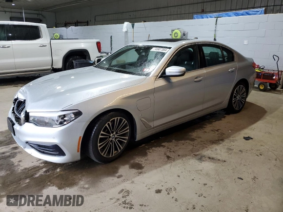 2019 BMW 5 Series 530e xDrive with VIN WBAJB1C56KB376895, listed as a Copart auction lot 74907304 with 58,783 mi miles and Salvage title. Bid and sale history available at DreamBid. Image 1.