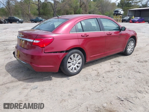 2014 Chrysler 200 LX z VIN 1C3CCBAB1EN209312, wystawiony jako IAAI lot #41932302 z przebiegiem 143 335 mil mil oraz . Historia ofert i sprzedaży dostępna na DreamBid. Obrazek 4.