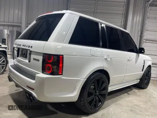 2011 Land Rover Range Rover SC z VIN SALMF1E46BA357805, wystawiony jako Copart lot #45029615 z przebiegiem 120 381 mil mil oraz Czysty tytuł • Clean title. Historia ofert i sprzedaży dostępna na DreamBid. Obrazek 4.