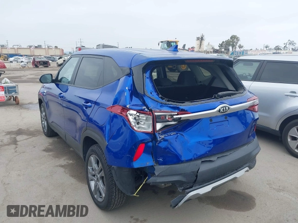 2021 Kia Seltos LX z VIN KNDEPCAA9M7076887, wystawiony jako IAAI lot #42346594 z przebiegiem 39 497 mil mil oraz . Historia ofert i sprzedaży dostępna na DreamBid. Obrazek 3.