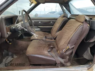 1984 Chevrolet El Camino z VIN 1GCCW80H5ER121402, wystawiony jako Copart lot #45208185 z przebiegiem 1 617 mil mil oraz Czysty tytuł • Clean title. Historia ofert i sprzedaży dostępna na DreamBid. Obrazek 7.